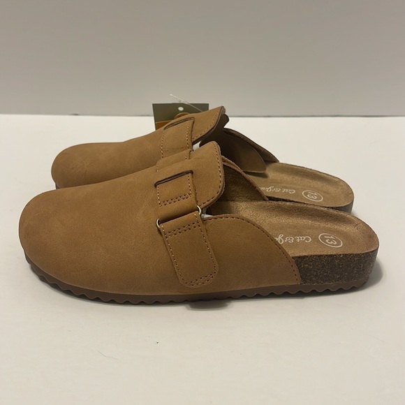 Little Girl’s Size 13 Cognac Brown Slip On Closed Toe Footbed Clogs - Picture 5 of 7